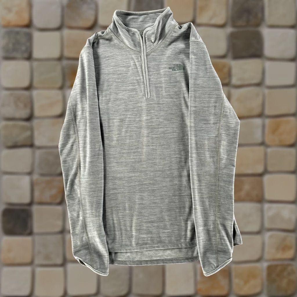 The North Face The North Face Sweater Womens Medium Gray Quarter Zip Size M / US 6-8 / IT 42-44 - 1 Thumbnail
