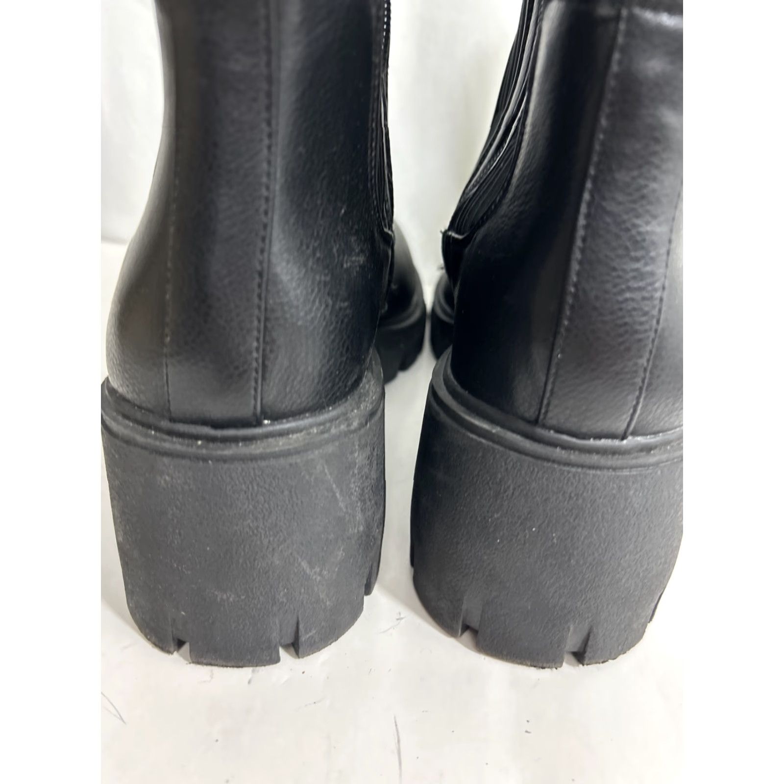 Torrid Torrid Black Chelsea Lug Bootie Ankle Zip Size 10 Women US Shoe Size 10 Chelsea Style Faux Leather Boot MSRP 65 Size US 10 / IT 40 - 7 Thumbnail