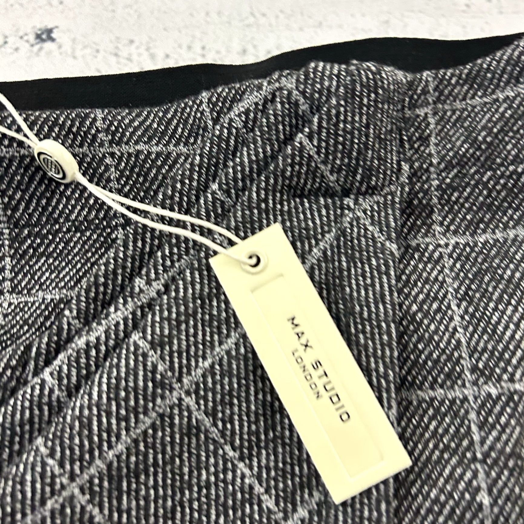 Vintage NEW Max Studio London Elastic Waist Plaid Mini Skirt Women's XL Black Gray 8 Size 40" / US 18 - 4 Thumbnail