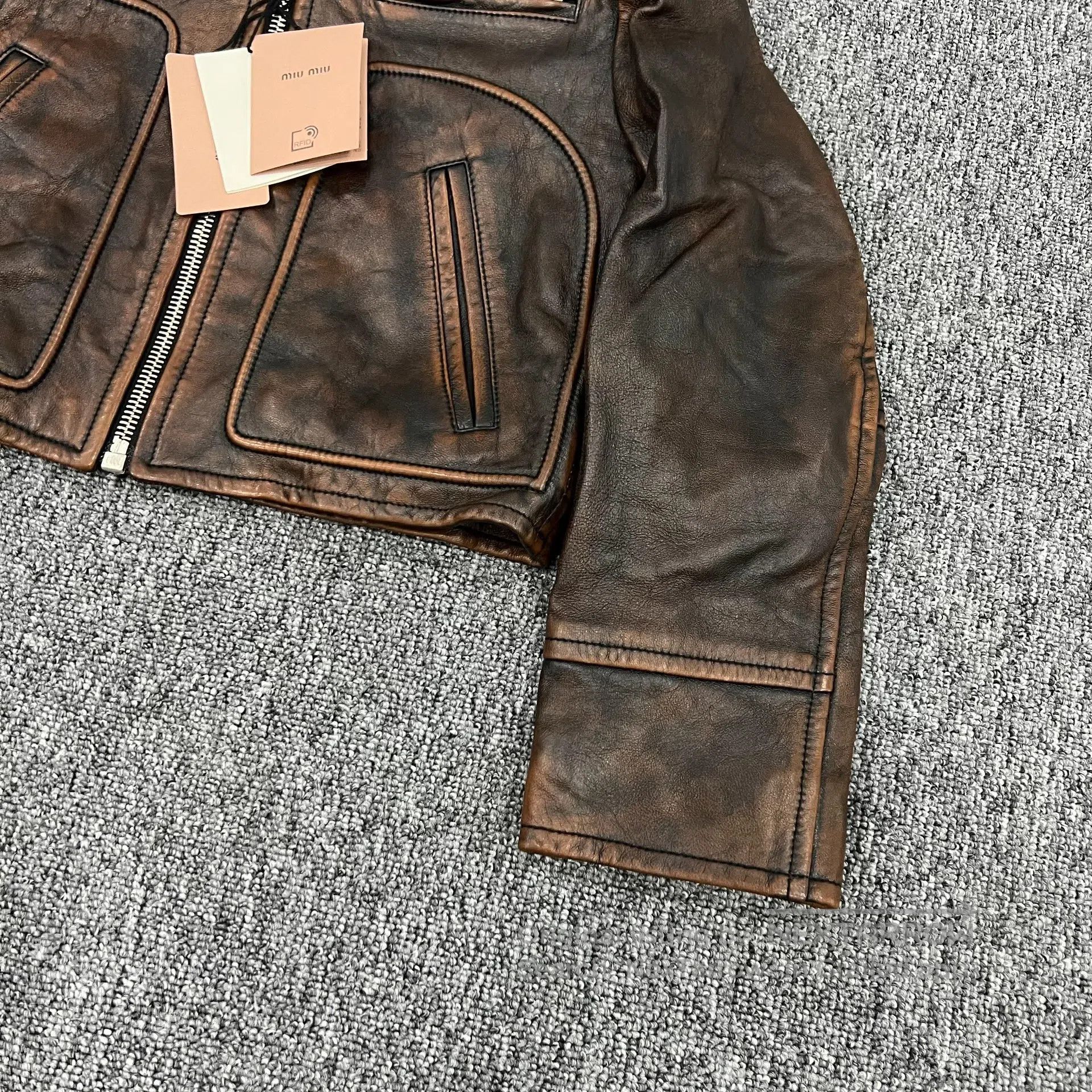 Miu Miu miu miu Removable fur collar, short-length color-changing Size S / US 4 / IT 40 - 5 Thumbnail