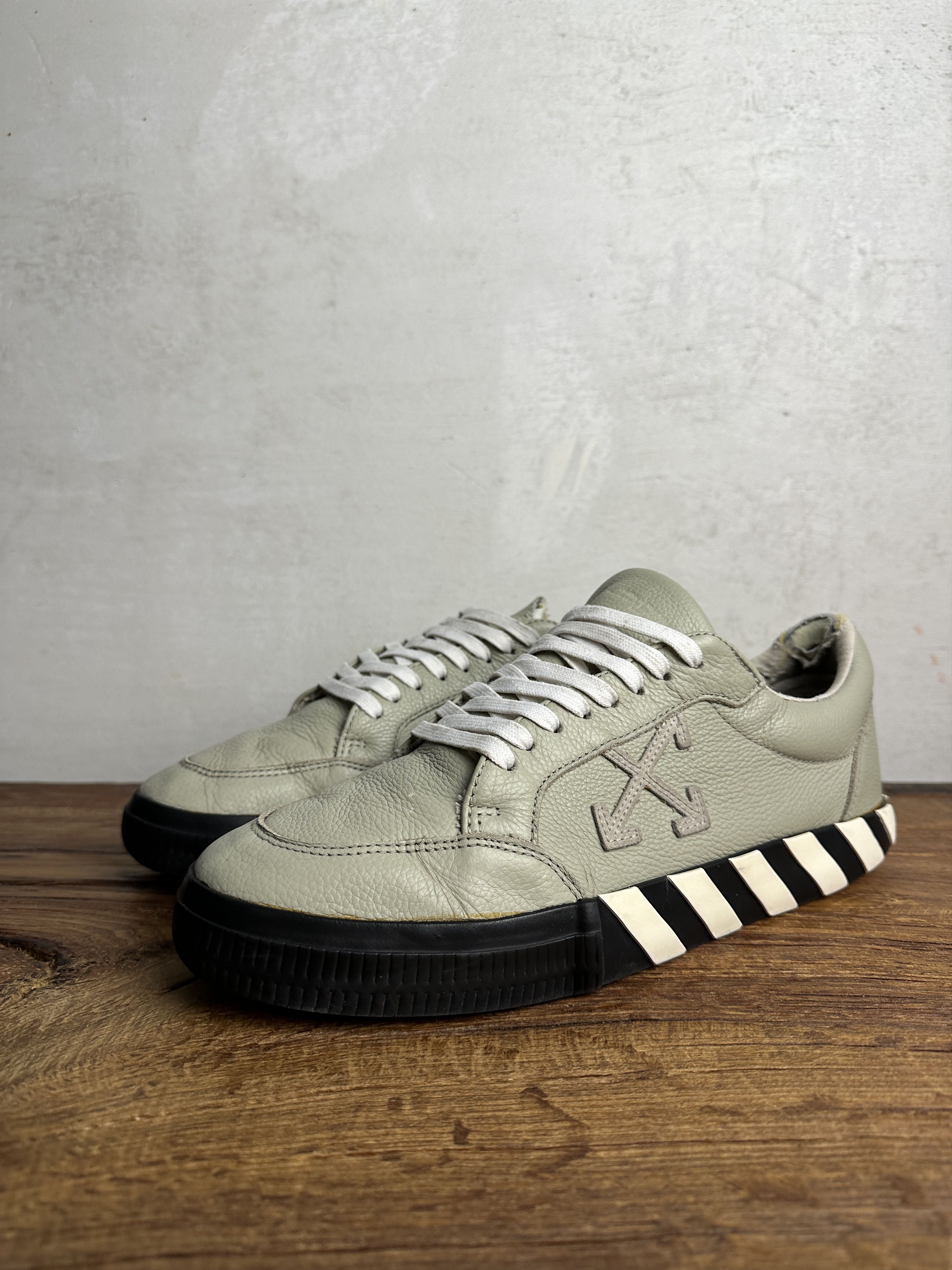 Off-White Off White Vulcanized Leather Low Top Grey Sneakers Size US 10 / EU 43 - 1 Thumbnail