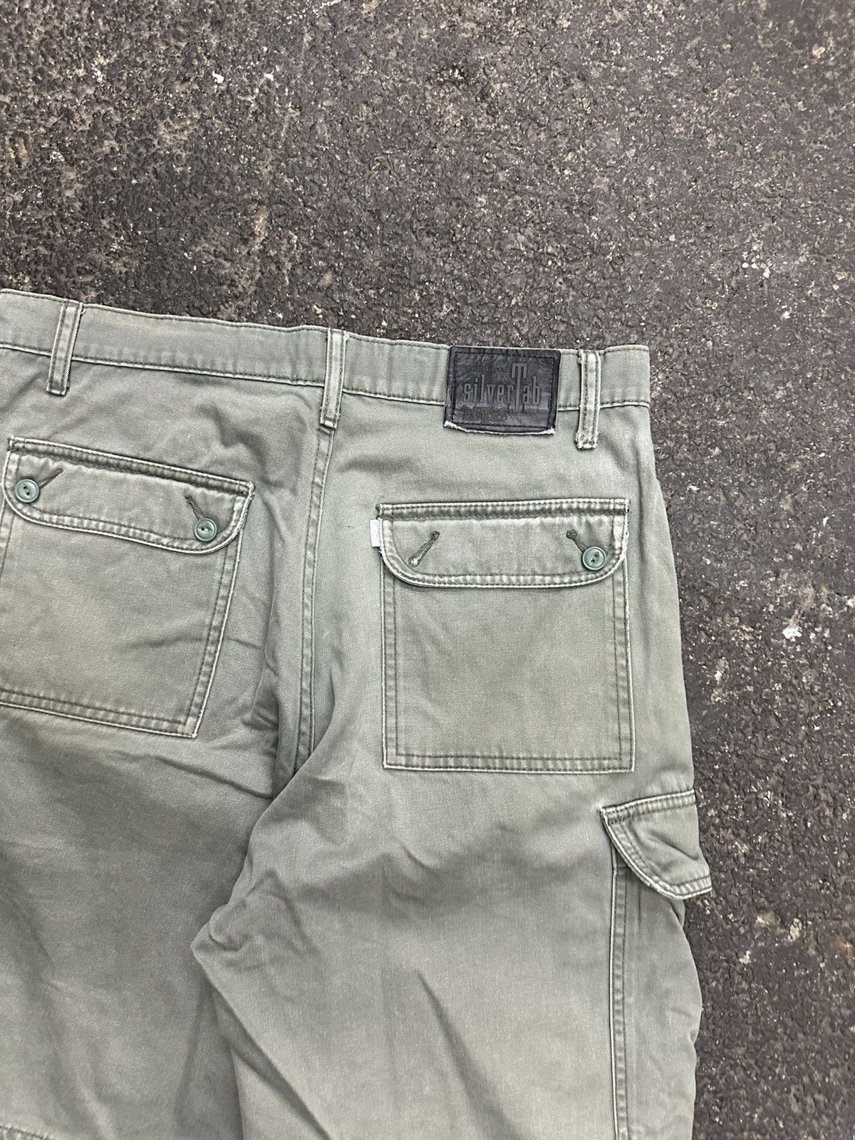 Levi's Y2K Levi’s Silvertab cargo jorts Size US 32 / EU 48 - 2 Thumbnail