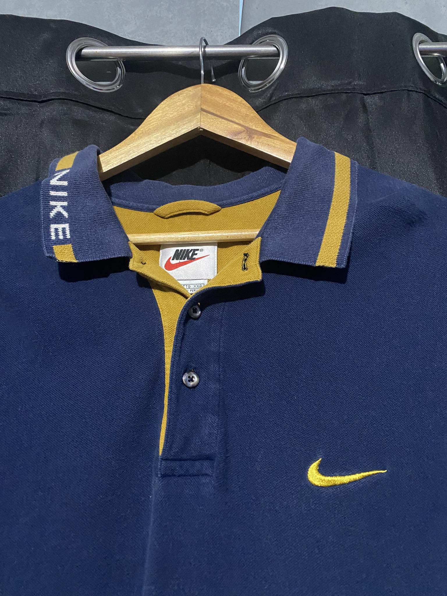 Nike Vintage Nike Swoosh 90s Short Sleeves Polo Shirt Size US XXL / EU 58 / 5 - 2 Thumbnail