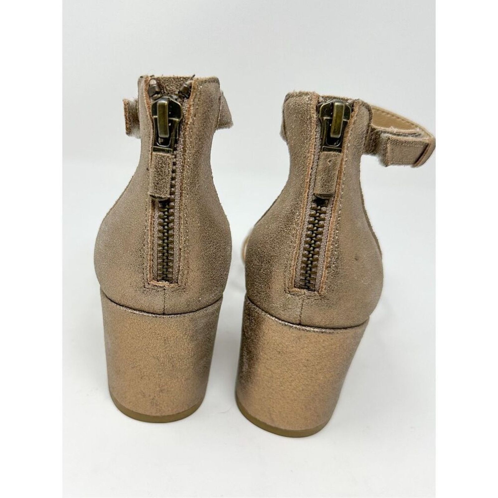 Eileen Fisher NWOT Eileen Fisher Noni Ankle Strap Sandals Bronze Size 5.5 Size US 5.5 / IT 35.5 - 6 Thumbnail