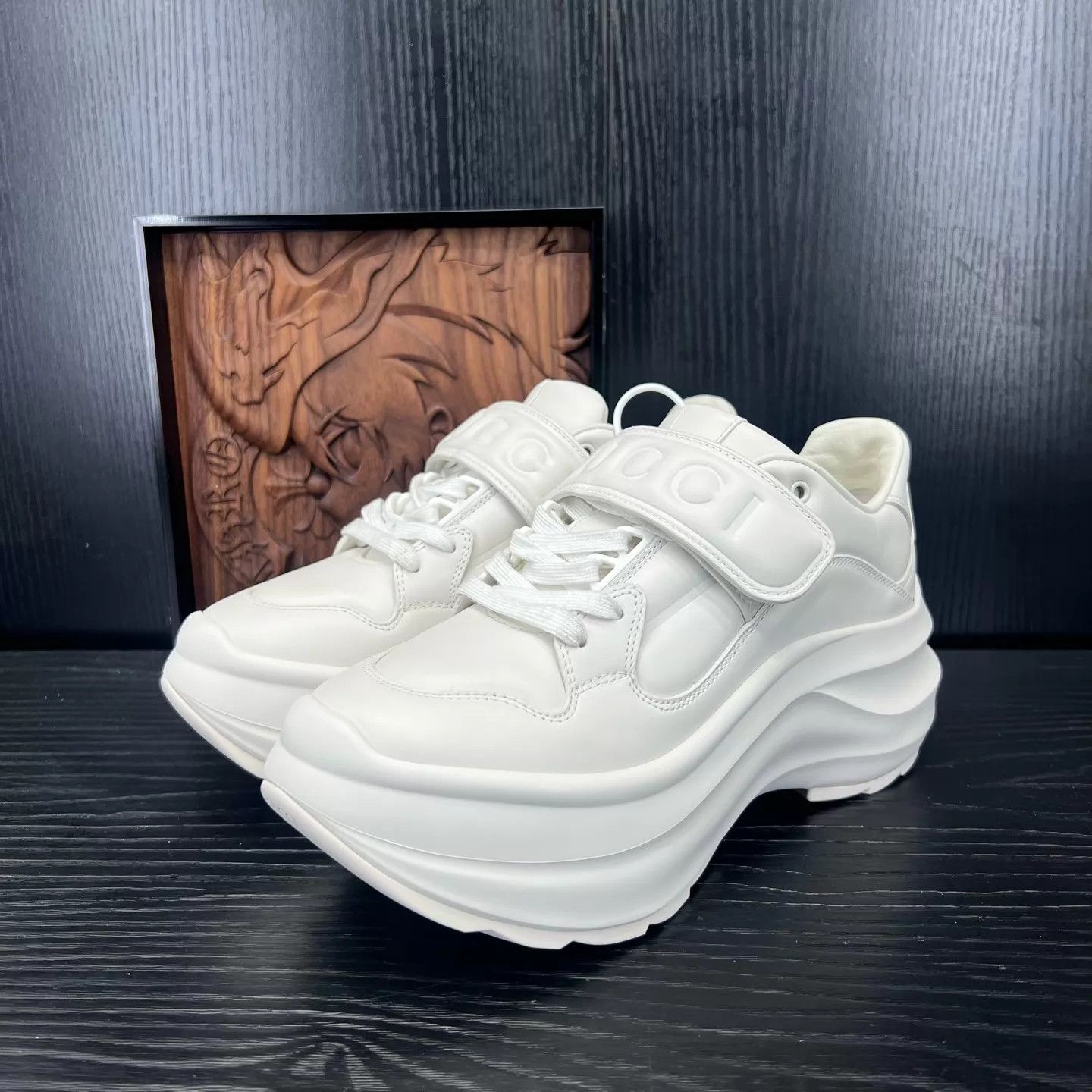 Gucci GUCCI Wave White Leather 36 (Mint) Size US 5.5 / IT 35.5 - 1 Thumbnail