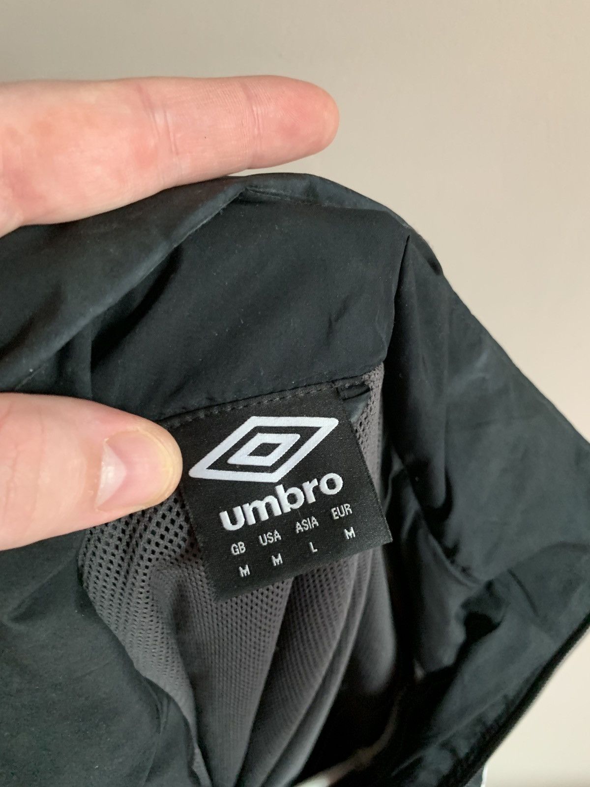 Umbro Everton FC black Umbro jacket soccer football Size US M / EU 48-50 / 2 - 15 Thumbnail