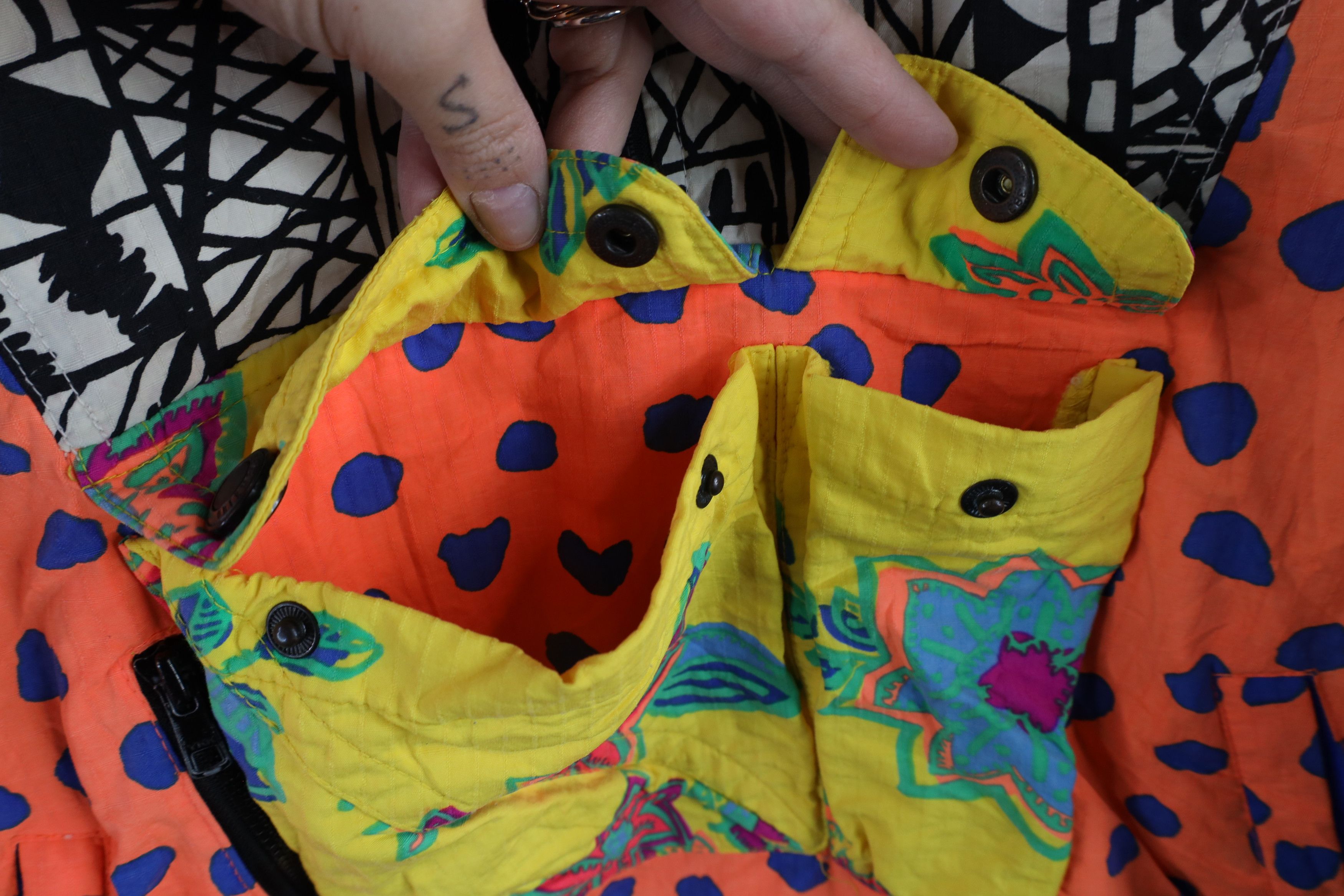 Vintage Vintage 90s Streetwear Flower Packable Hooded Anorak Jacket Size S / US 4 / IT 40 - 5 Thumbnail