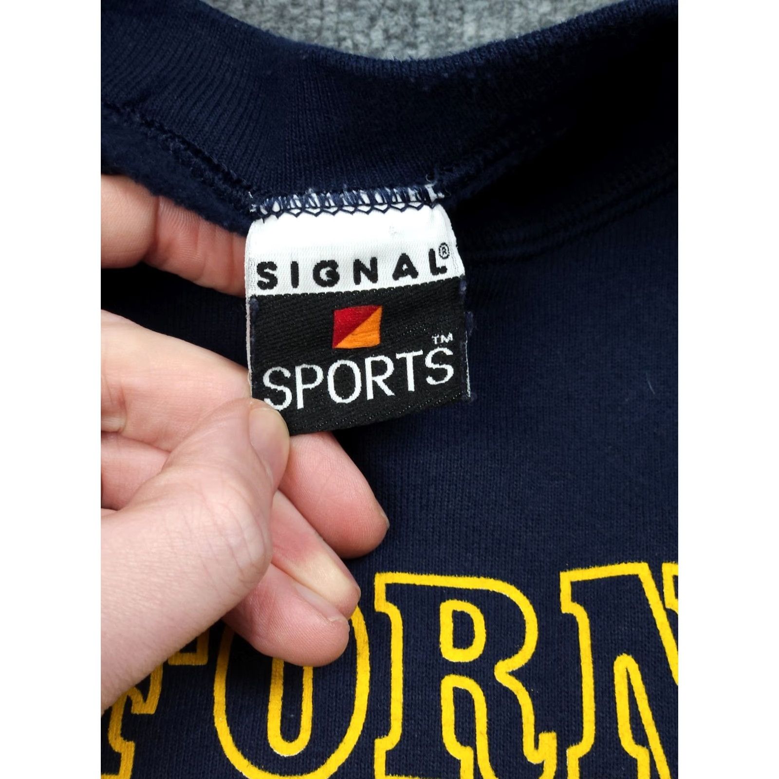 Vintage VINTAGE UC Berkeley Cal Bears Sweatshirt Men XL Navy Graphic Made USA Shirt Pullover Crew Neck Long Sleeve Cotton Blend Fleece Logo 90s University Size US XL / EU 56 / 4 - 5 Thumbnail