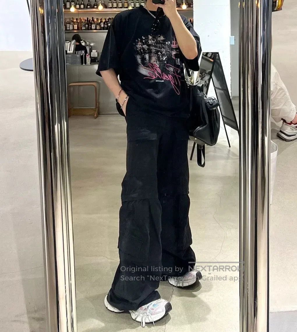 Balenciaga Balenciaga Pigalle Street Short Sleeve Tee. Size US S / EU 44-46 / 1 - 2 Thumbnail