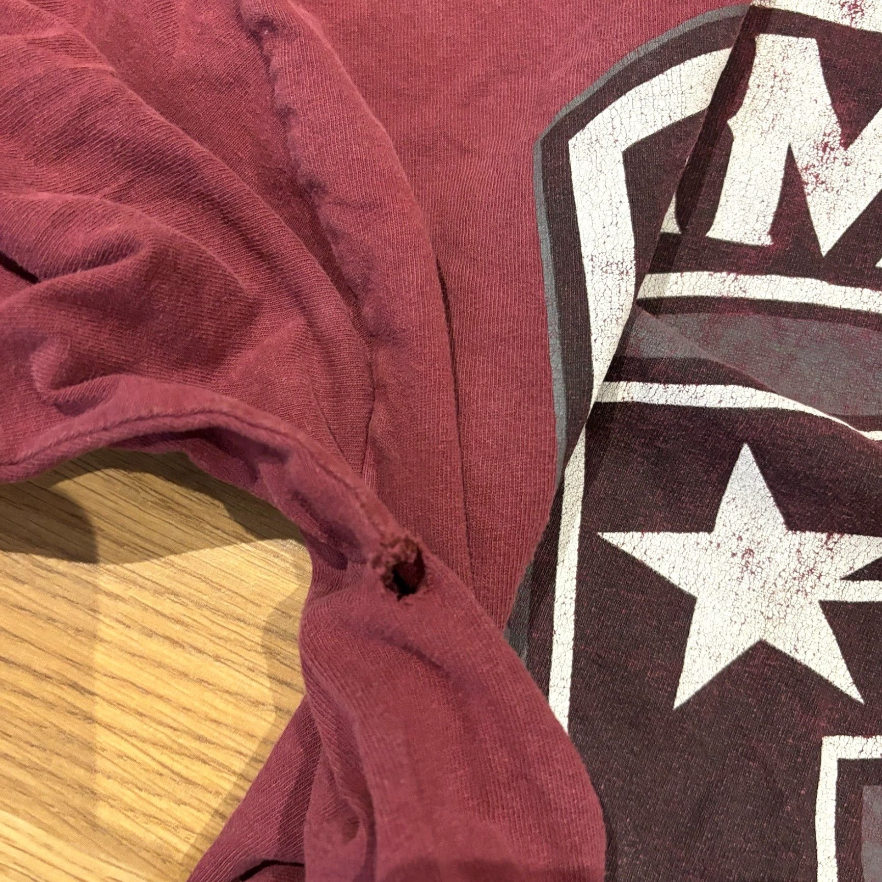 Vintage VINTAGE Famous Stars & Straps Since 99 Burgundy Maroon Red T Shirt Mens Size L Size US L / EU 52-54 / 3 - 7 Thumbnail