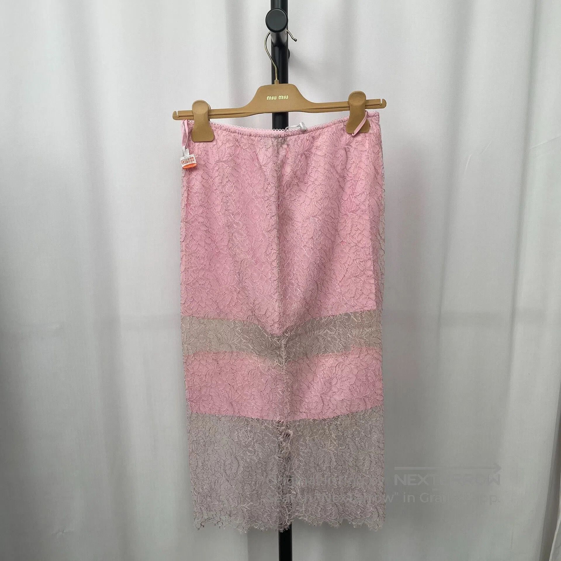Chanel Chanel 17Ss Pink Lace Skirt. Size 35" - 3 Thumbnail