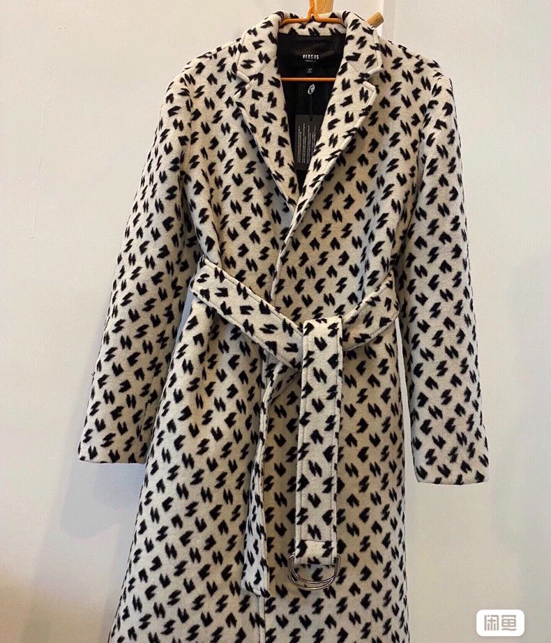 Versace Versace Women's wool coat Size M / US 6-8 / IT 42-44 - 1 Thumbnail