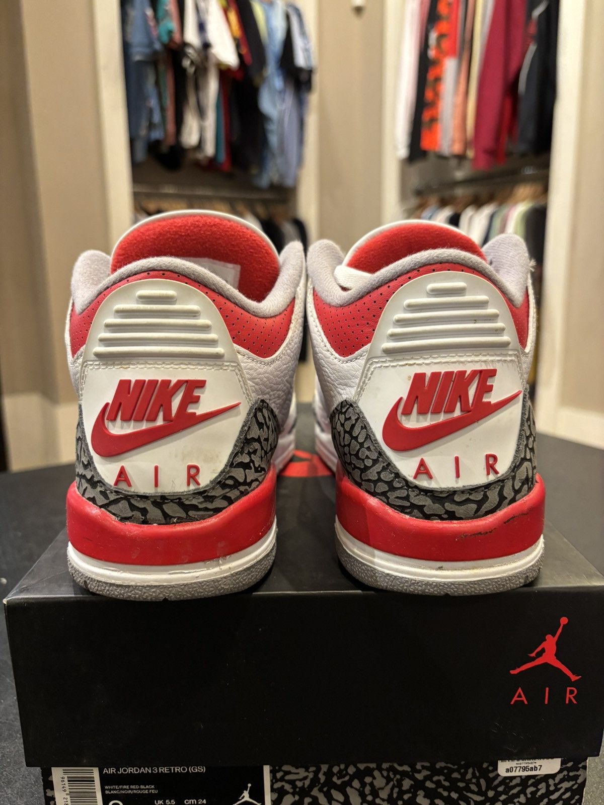 Jordan Brand Jordan 3 Retro ‘Fire Red’ Size US 6 / EU 39 - 3 Thumbnail