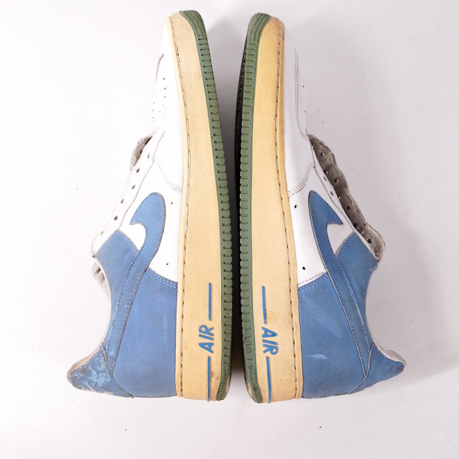 Nike Nike Air Force 1 Athletic Low Sneakers Men 11.5 Casual Shoes Size US 11.5 / EU 44-45 - 7 Thumbnail