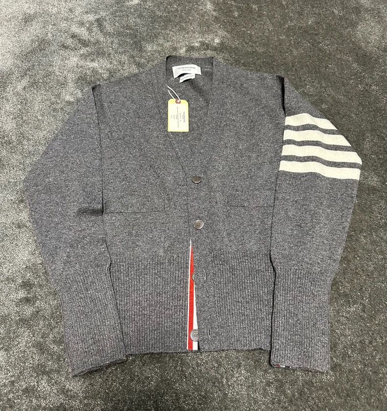 Thom Browne Thom BrowneMedium gray cashmere cardigan knitted sweater 2 Size US XS / EU 42 / 0 - 1 Thumbnail