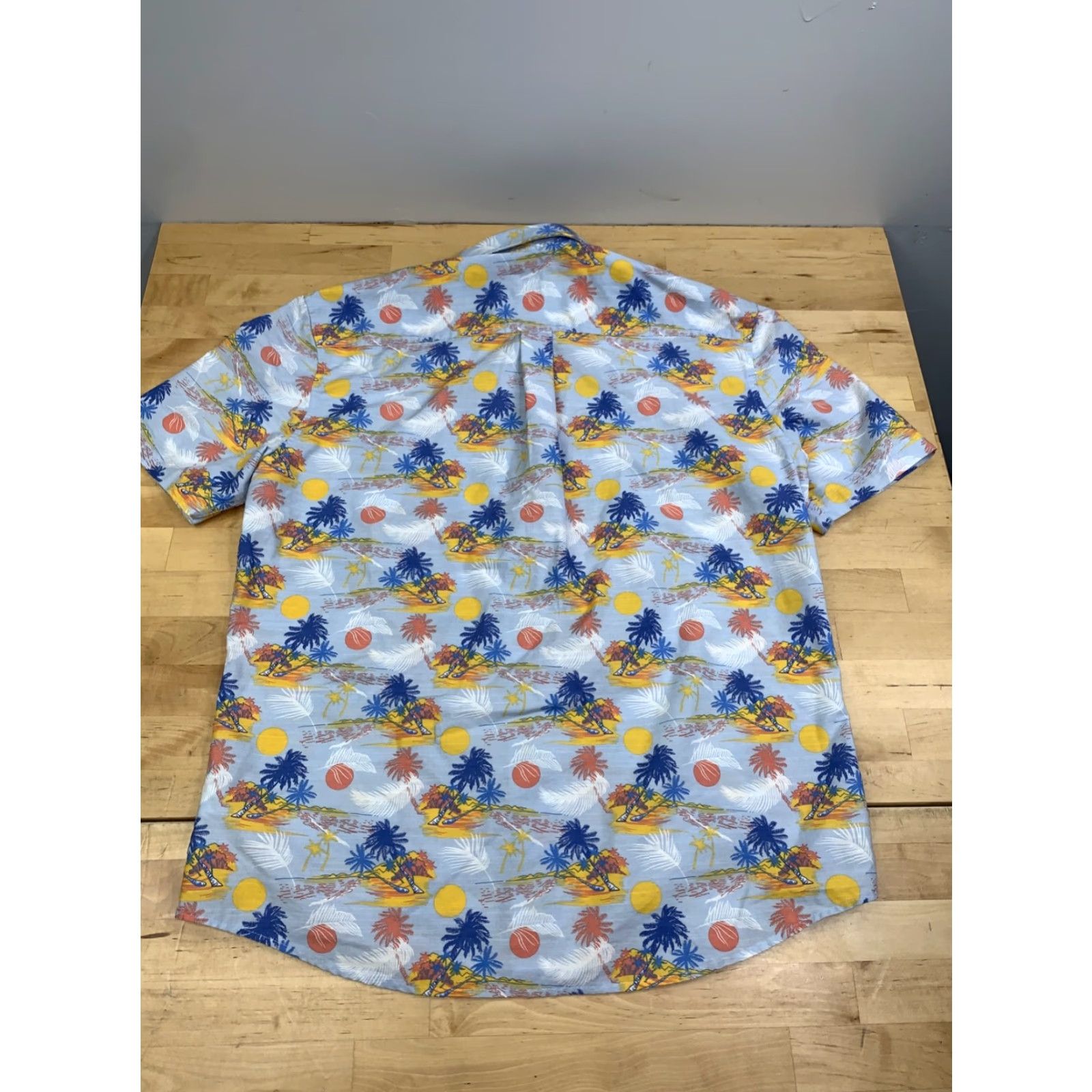 johnnie-O Johnnie-O Button-Up Shirt Mens S Blue Beach Vacation Casual Short Sleeve Cotton? (Note: cotton not in original) Size US S / EU 44-46 / 1 - 6 Thumbnail