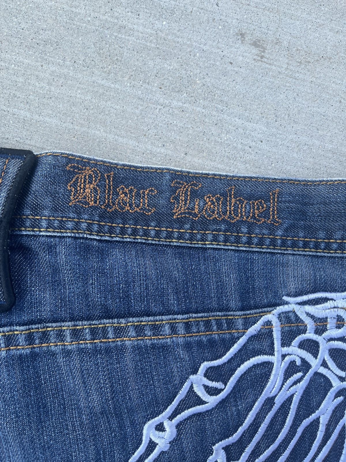 Black Label Blac Label Y2K Cropped Dark Wash Embroidered Denim Jeans Size US 44 / EU 60 - 6 Thumbnail