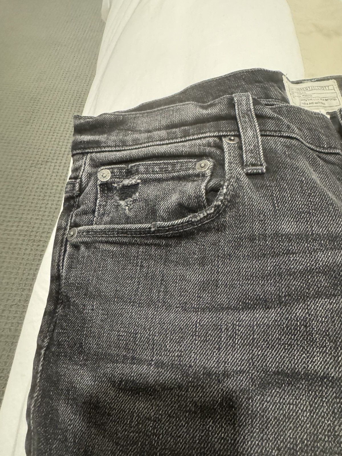 Current/Elliot Straight fit denim in granite. Size US 31 - 5 Thumbnail