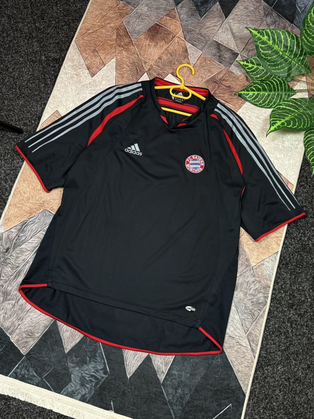 Adidas × Vintage Bayern Munich 2003-04 Adidas Training Shirt Vintage size L Size US L / EU 52-54 / 3 - 1 Thumbnail