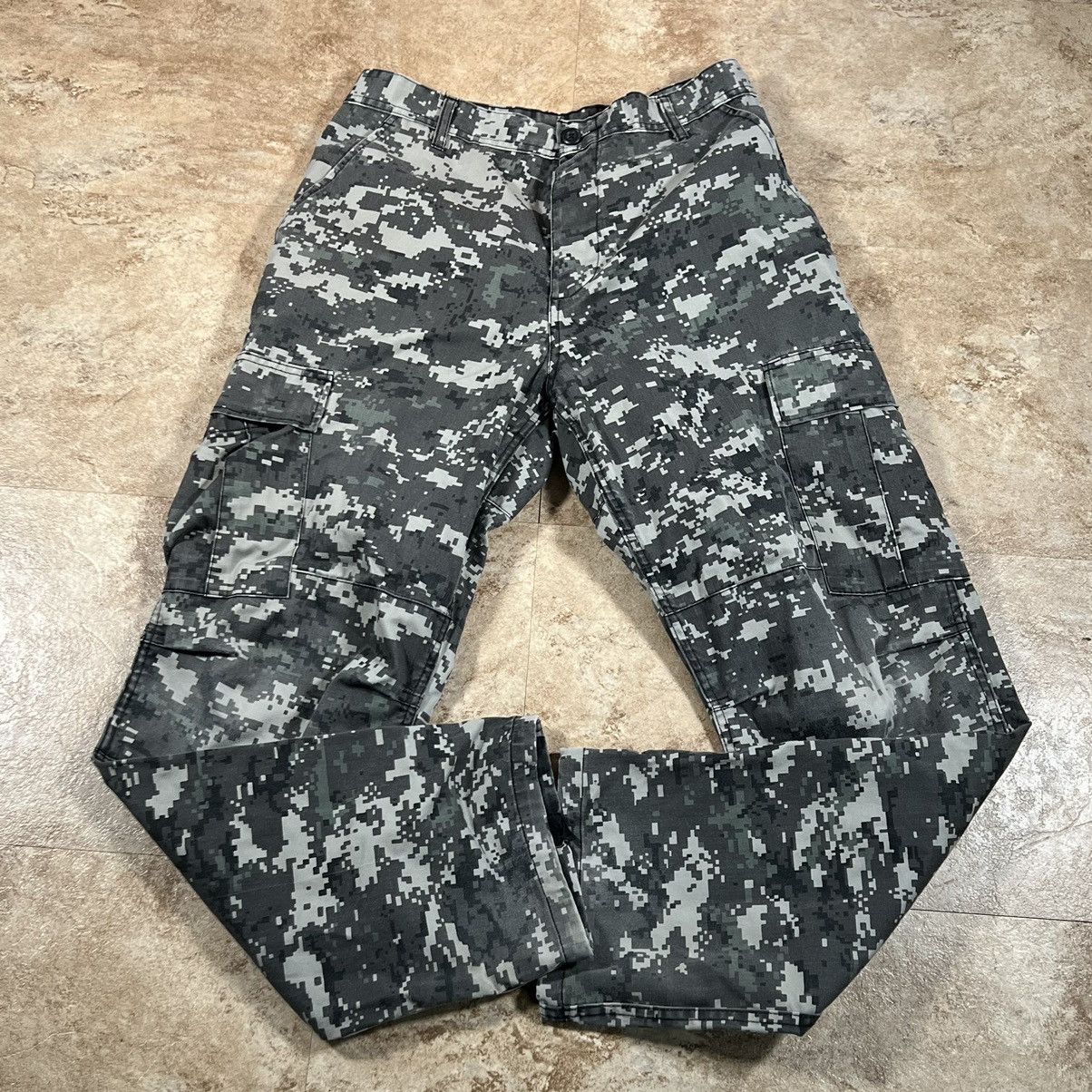 Vintage Grey Digi Camo Print Cargo Utility Pants With Green Accent Size US 32 / EU 48 - 1 Thumbnail