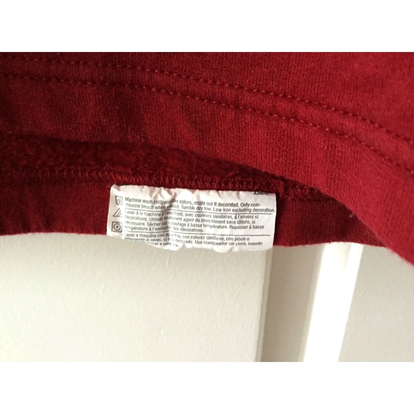 Hanes VINTAGE Hanes Sweatshirt Red Crew Neck Long Sleeve Embroidery Logo Women Large Size L / US 10 / IT 46 - 2 Thumbnail