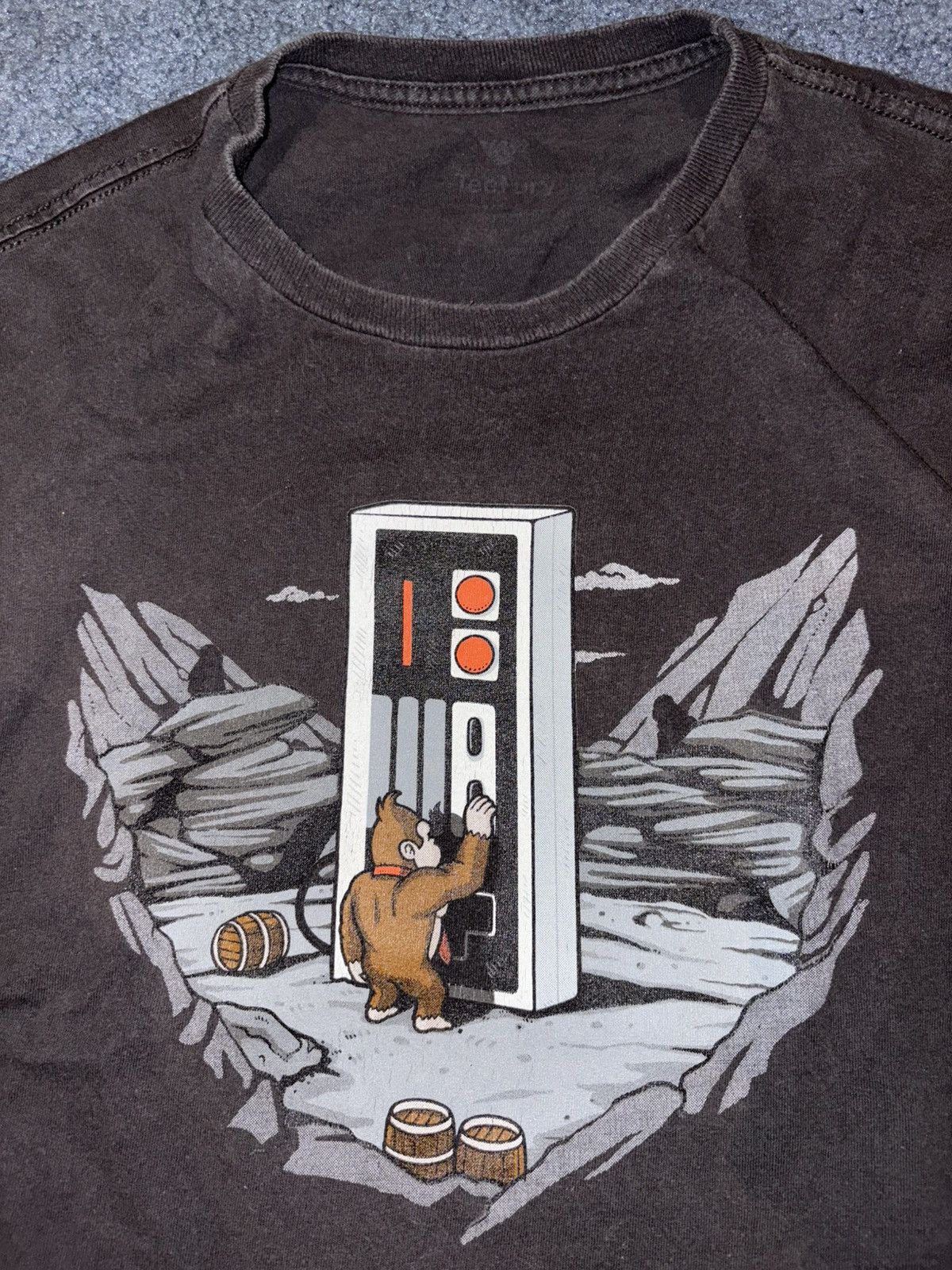 Other Retro Y2K Donkey Kong and NES Graphic Tee Size US XXL / EU 58 / 5 - 3 Thumbnail
