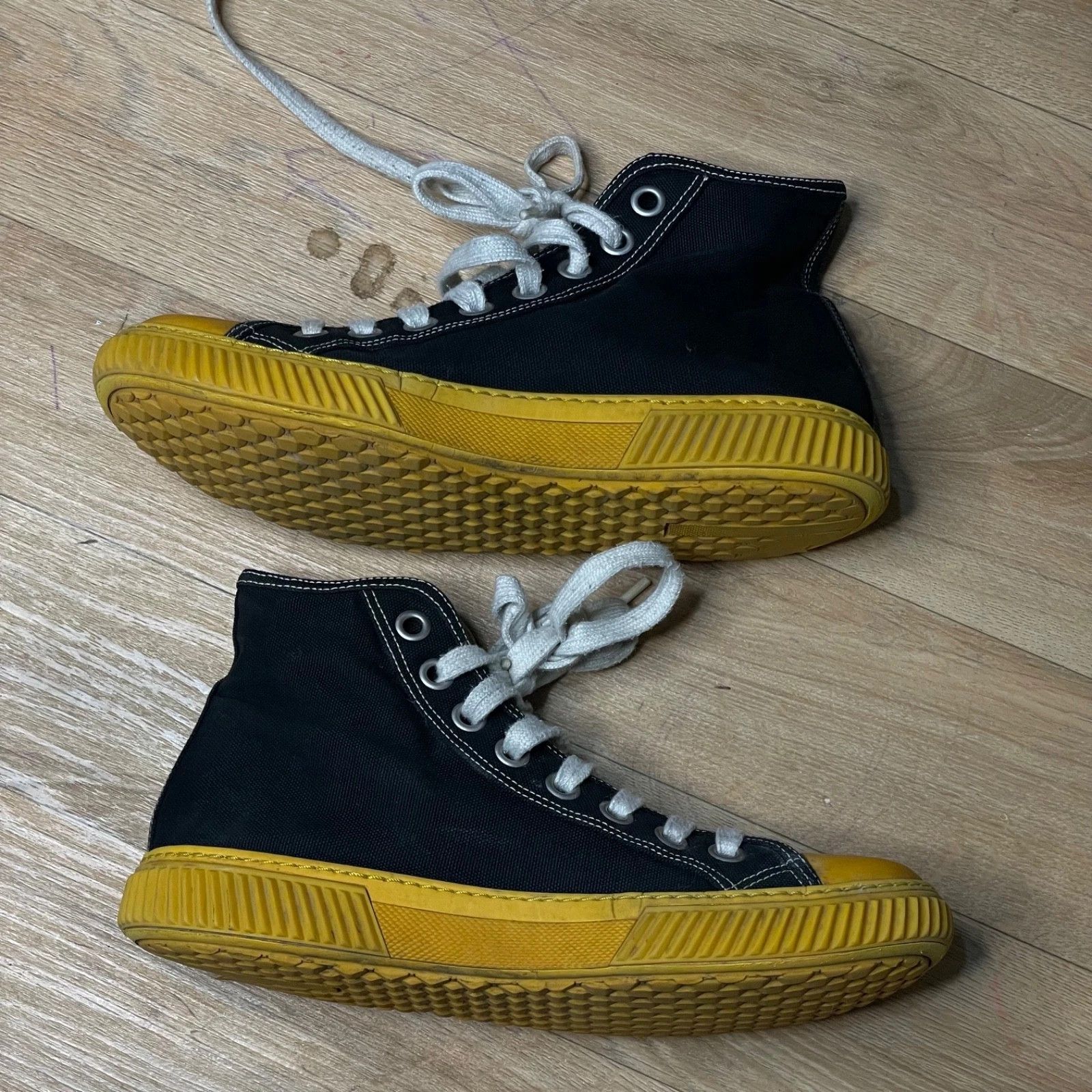 Prada vintage Prada Stratus High top Sneakers canvas SHOES BLACK Size US 6 / IT 36 - 3 Thumbnail
