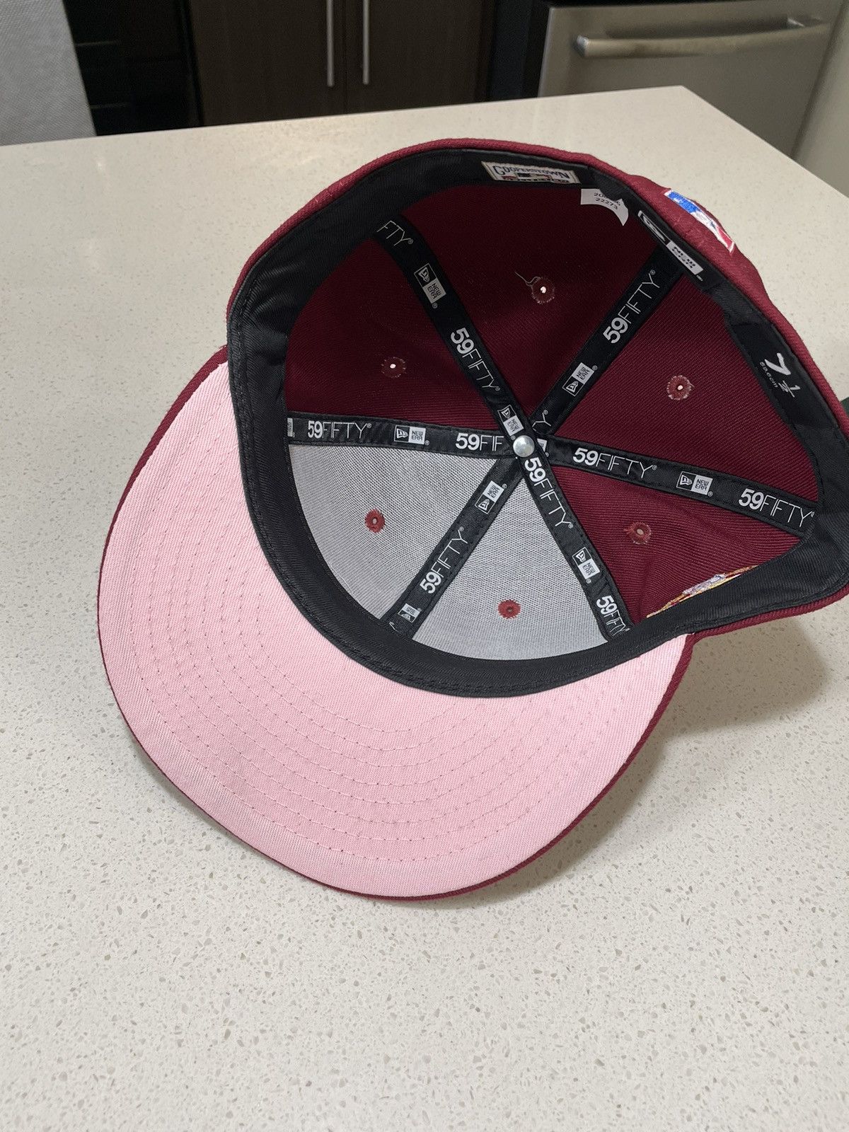 New Era NY Yankees Fitted 7 1/2 Pink UV Size ONE SIZE - 4 Thumbnail