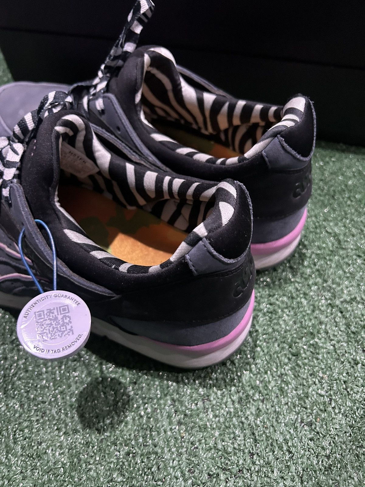 Asics × Extra Butter Asics x extra butter gel lyte v karaoke 13 Size US 13 / EU 46 - 5 Thumbnail