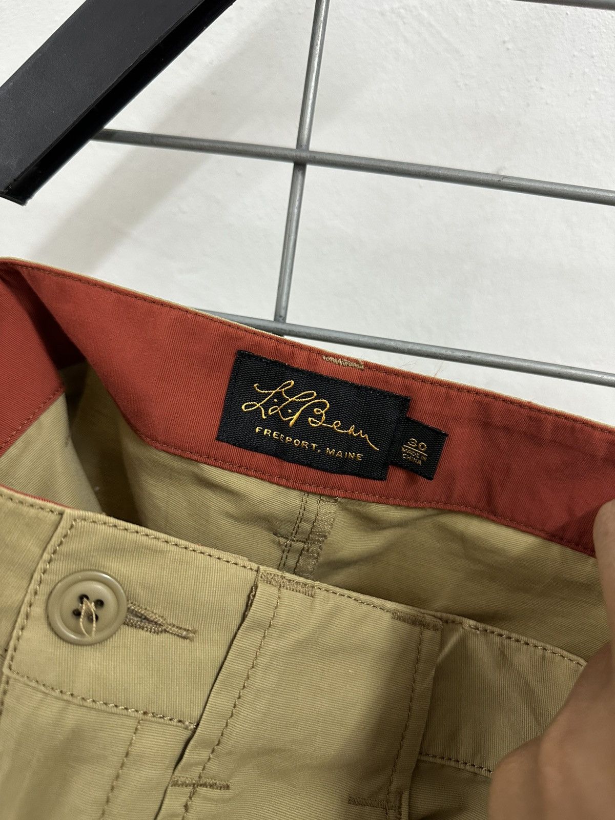 L.L. Bean Rare And Beautiful LL Bean Multi Pocket Fatigue Baker Shorts Size US 30 / EU 46 - 10 Thumbnail