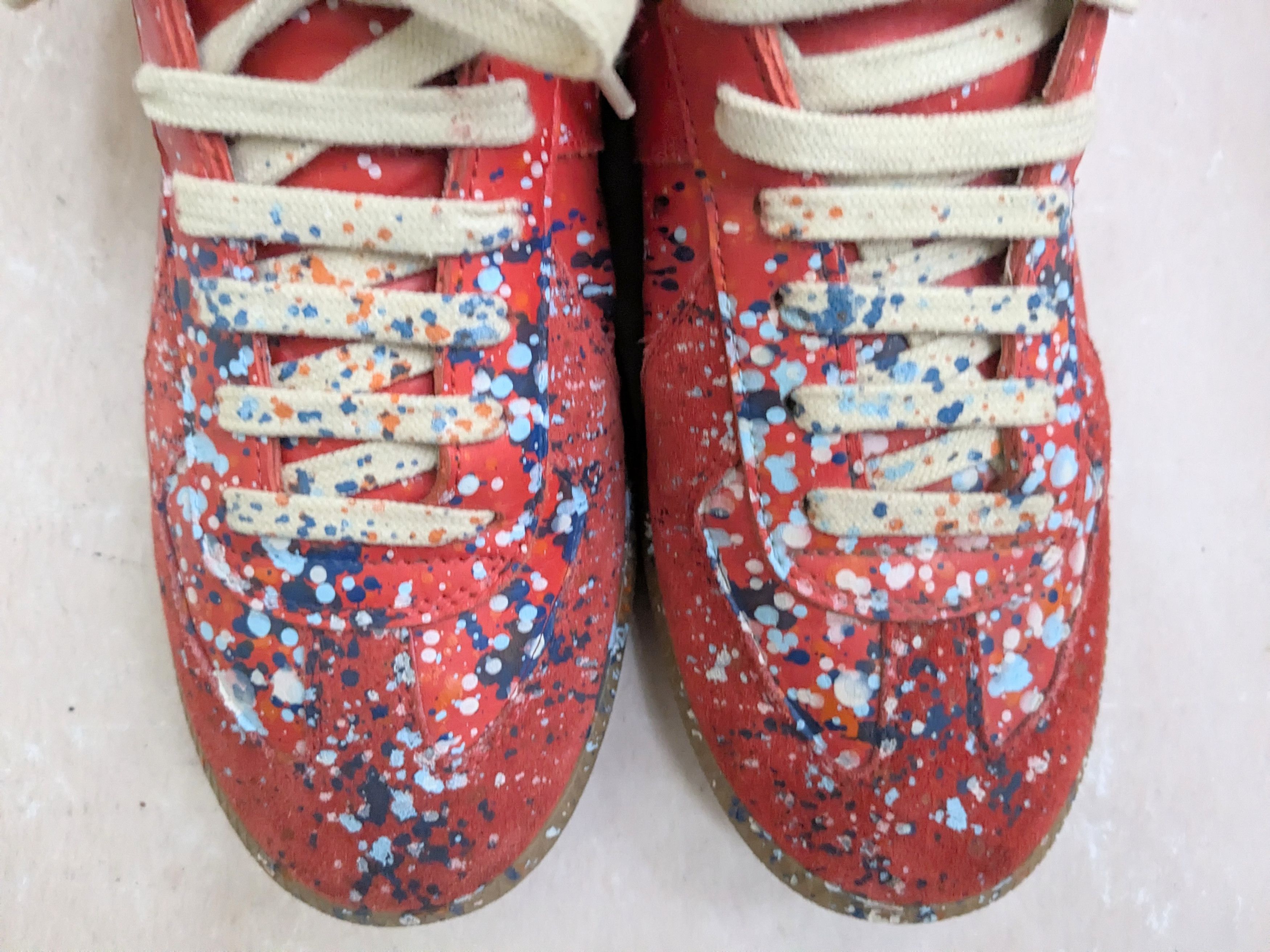 Maison Margiela Maison Margiela Replica GAT Red Paint Splatter 9 42 Size US 9 / EU 42 - 3 Thumbnail