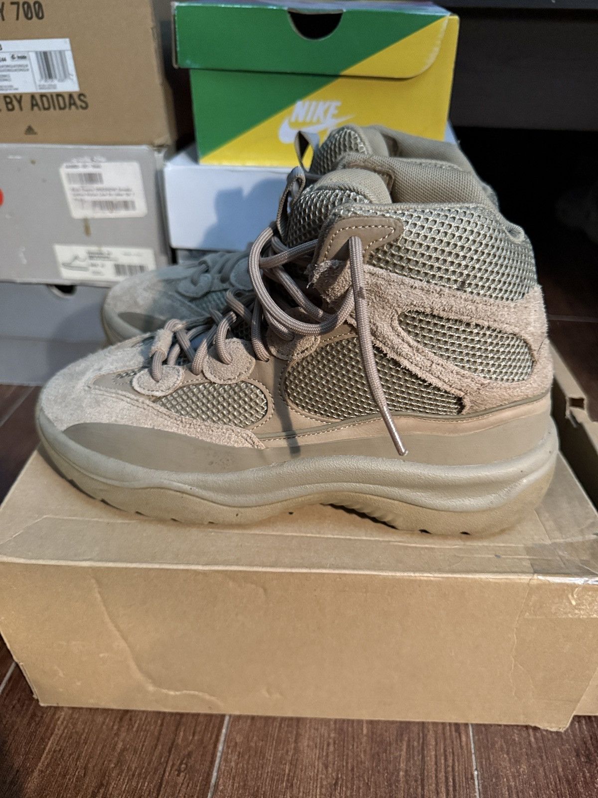 Yeezy 2019 Yeezy Desert Boot Rock Size US 9.5 / EU 42-43 - 1 Thumbnail
