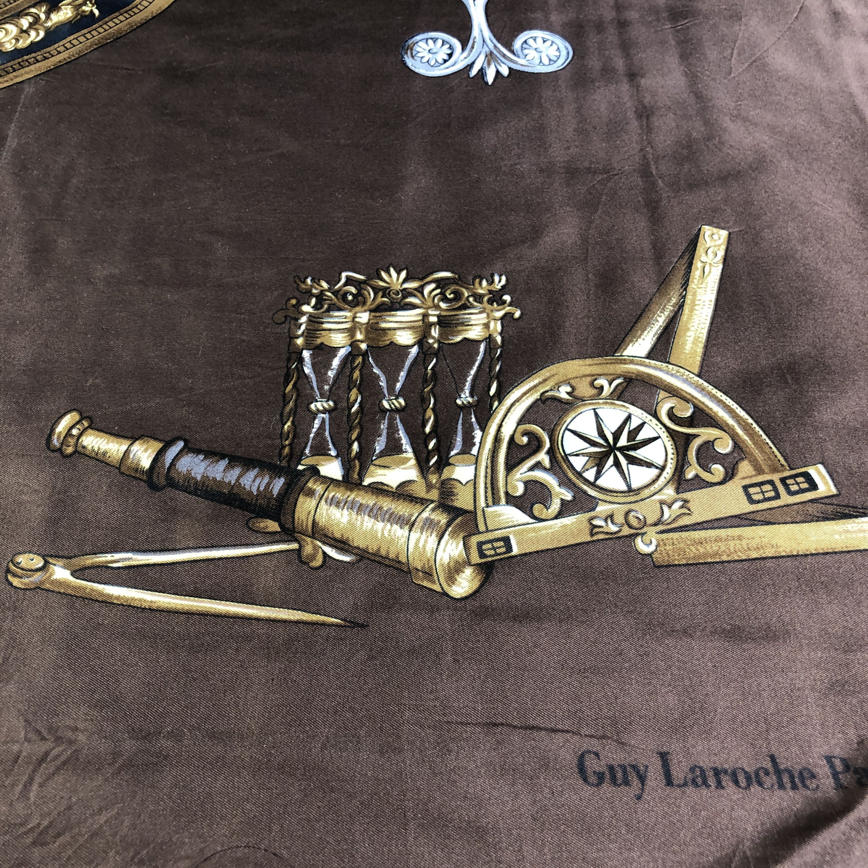 Guy Laroche Guy Laroche L'Astronomie au Temps de Galilee SilkScarf M1022 Size ONE SIZE - 5 Thumbnail