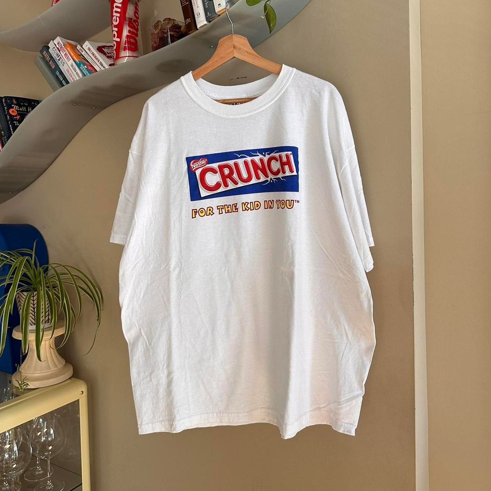 Gildan × Vintage Vintage Nestle Crunch Snack Shirt Size US XL / EU 56 / 4 - 1 Thumbnail