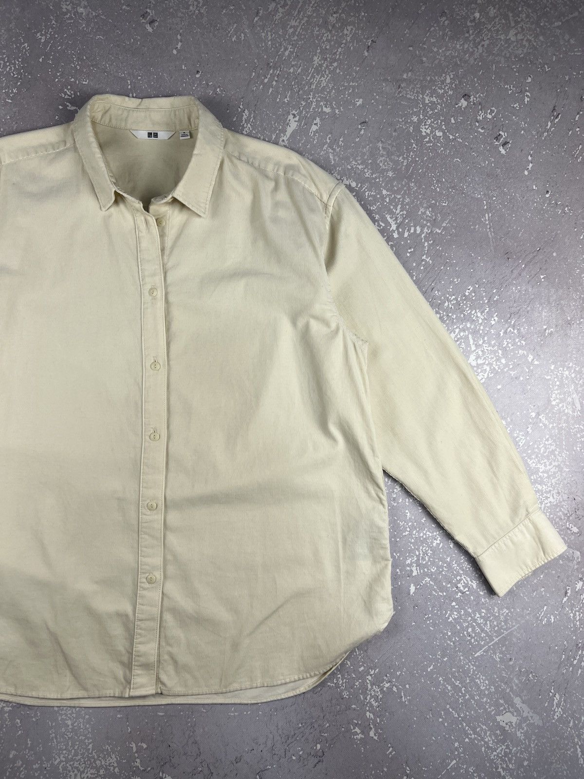 Uniqlo Uniqlo Oversized Corduroy Button Up Shirt Womens M Beige Size M / US 6-8 / IT 42-44 - 4 Thumbnail