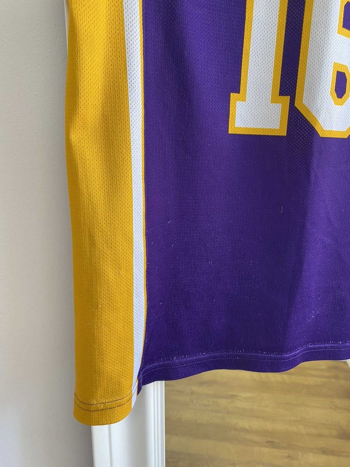 Champion Vintage champion Lakers NBA Jersey 16 Gasol ! Size US S / EU 44-46 / 1 - 4 Thumbnail