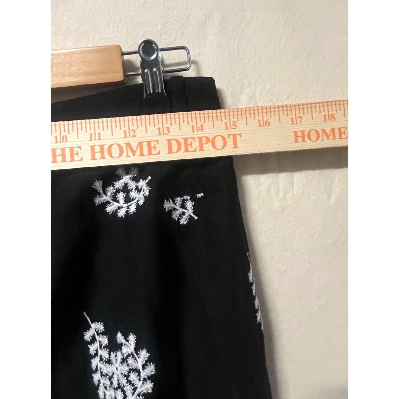 Elie Tahari ELIE TAHARI WOMENS PANTS Floral Embroidered Wide-Leg Linen Blend Size 30 Black Cropped Pockets Easy Care Regular 30 in Waist Vintage No Size 30" / US 8 / IT 44 - 3 Thumbnail