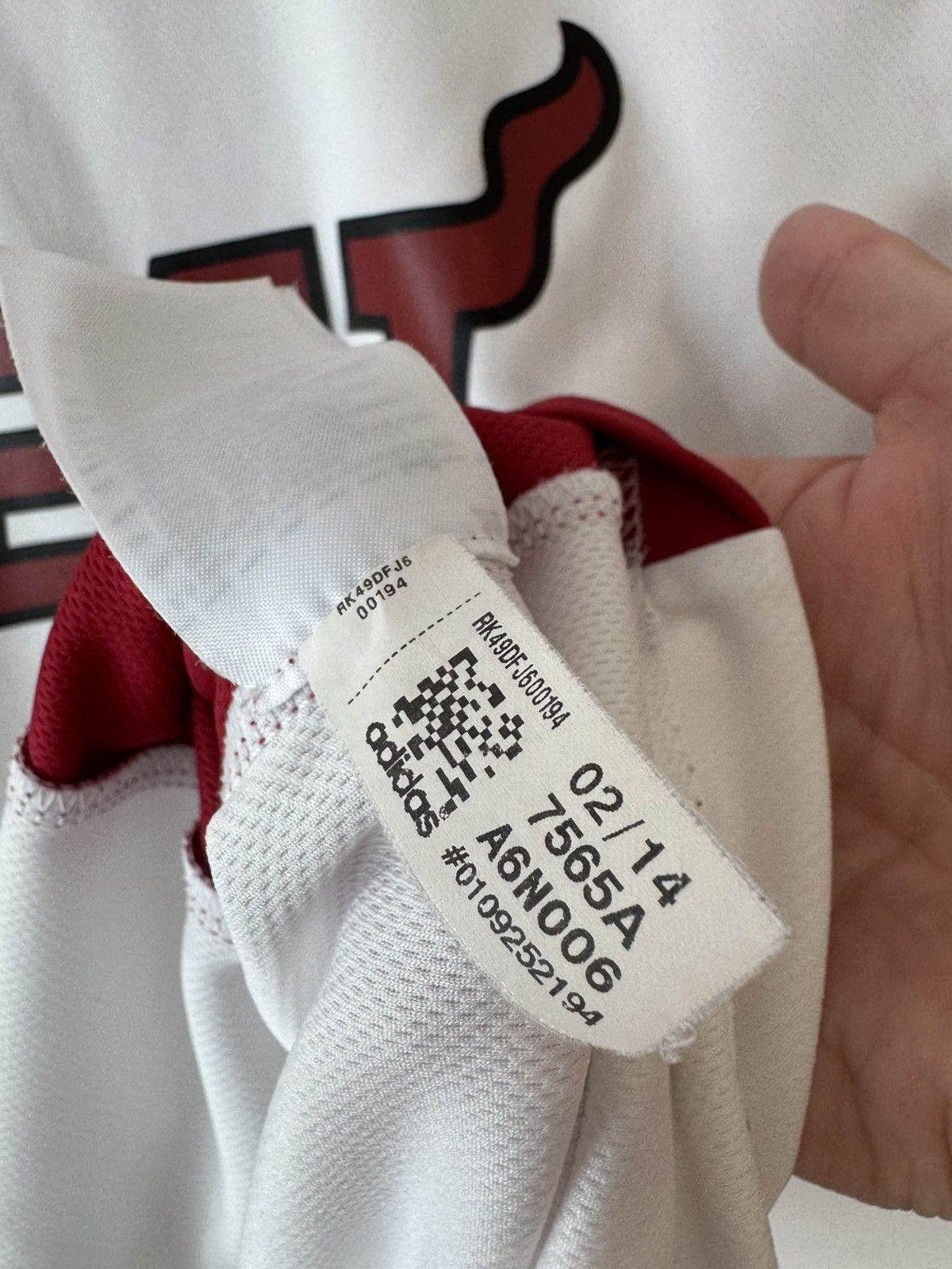 Adidas James #6 Miami Heat Basketball Jersey NBA Shirt Kit Size US M / EU 48-50 / 2 - 16 Thumbnail