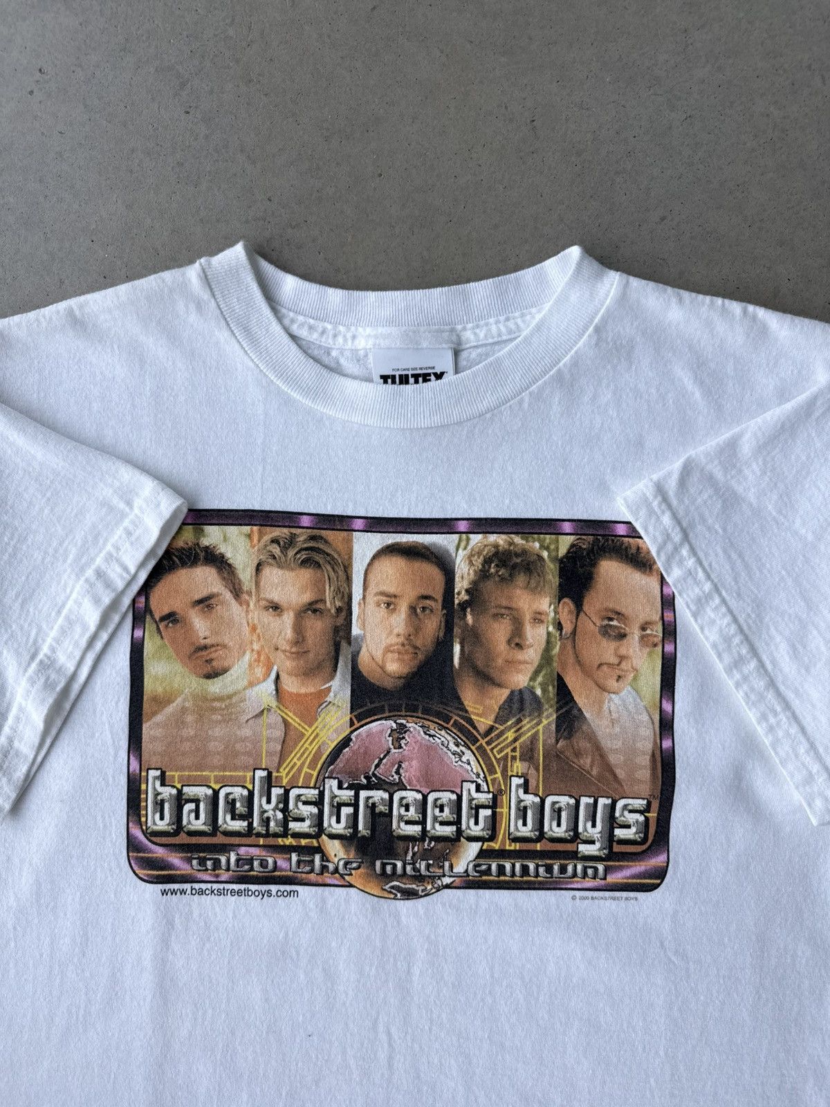 Vintage Vintage 00s Backstreet Boys Into The Millenium Band T-Shirt Size US S / EU 44-46 / 1 - 1 Thumbnail