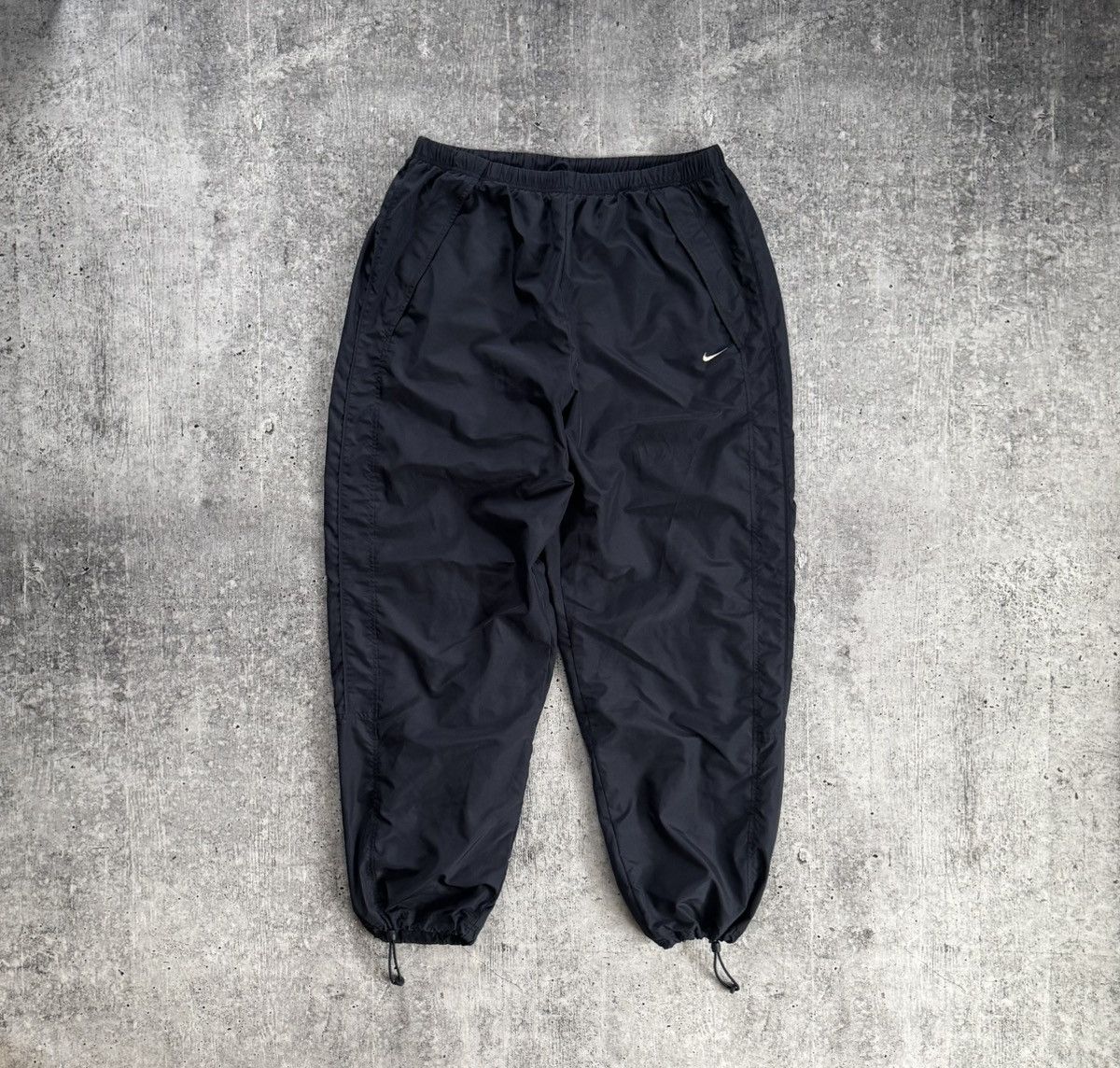 Nike Nike Vintage Trackpants Nylon Joggers Swoosh sweatpants Navy Size US 36 / EU 52 - 1 Thumbnail