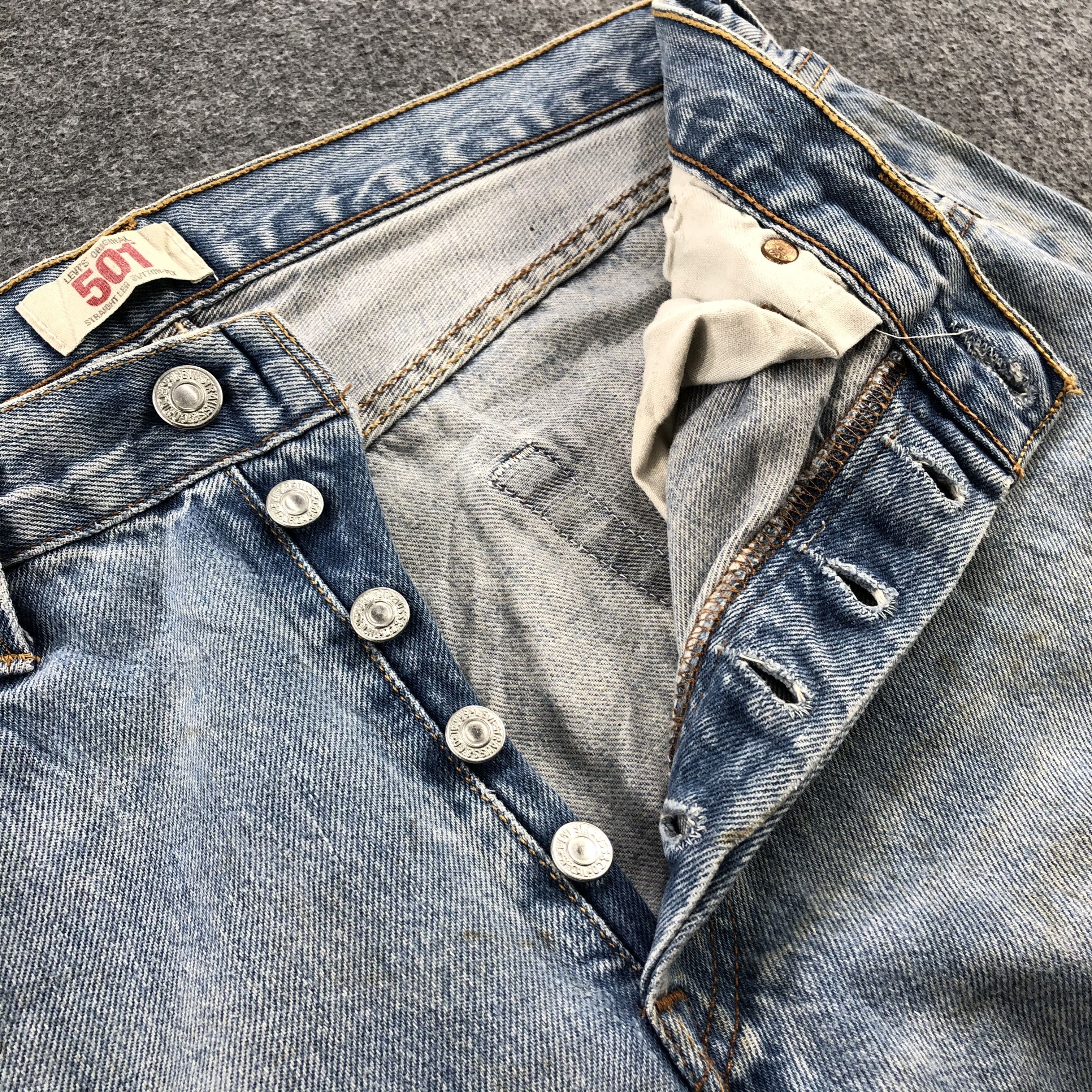Levi's Vintage Light Wash Levis 501 Jeans-JM951 Size US 33 - 8 Thumbnail