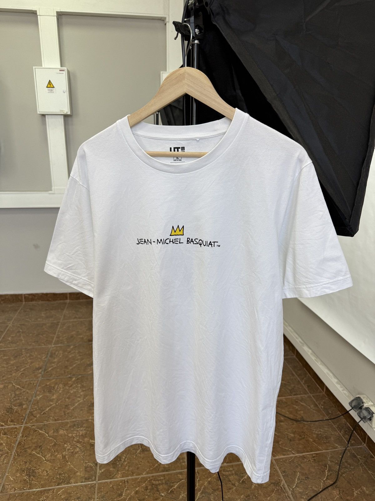 Uniqlo Y2K Uniqlo Jean Michel Basquiat Avant Garde Art T-Shirt Rare Size US XL / EU 56 / 4 - 2 Thumbnail