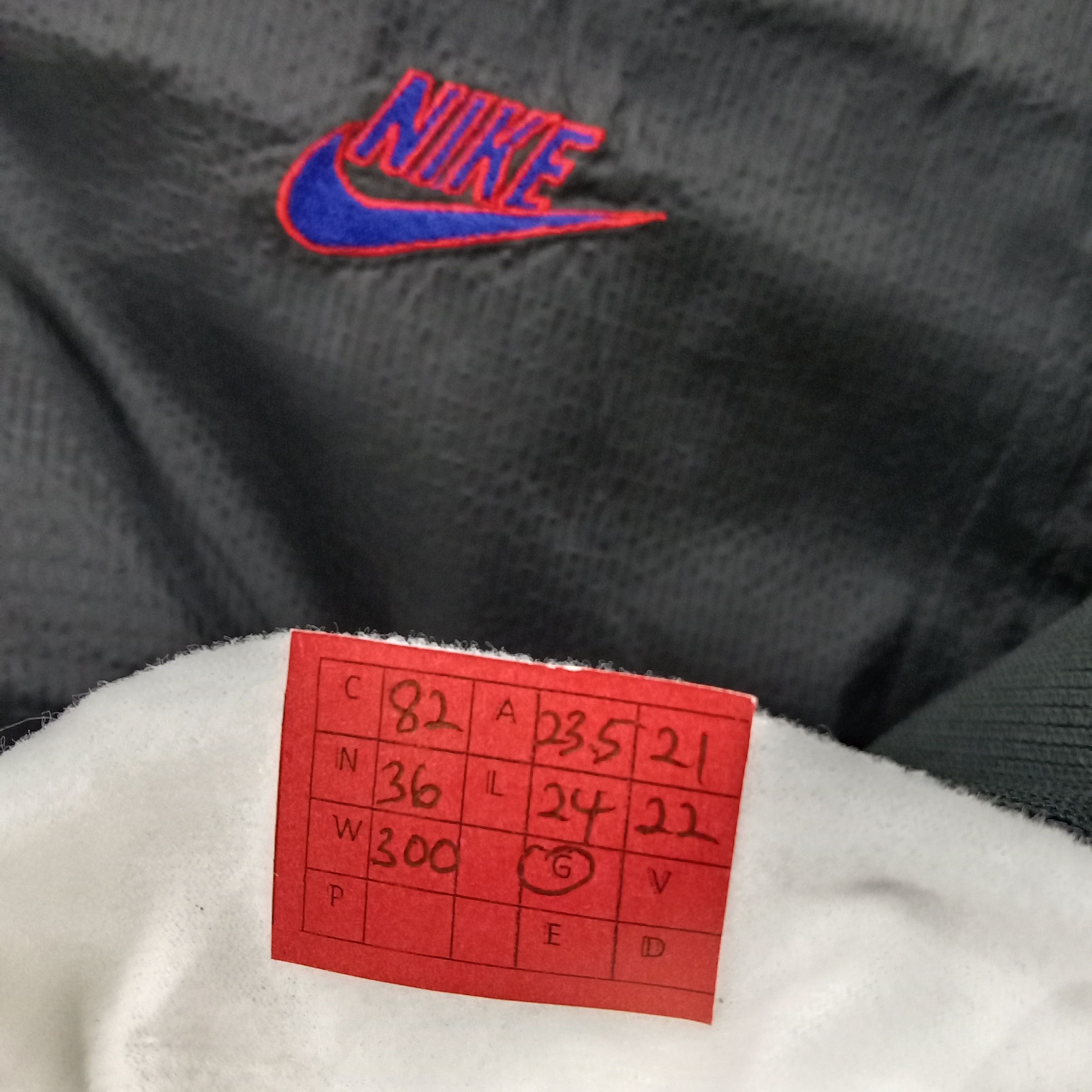 Nike × Vintage Nike Small Logo Design Sportswear Style Windbreaker Jacket Size US L / EU 52-54 / 3 - 10 Thumbnail