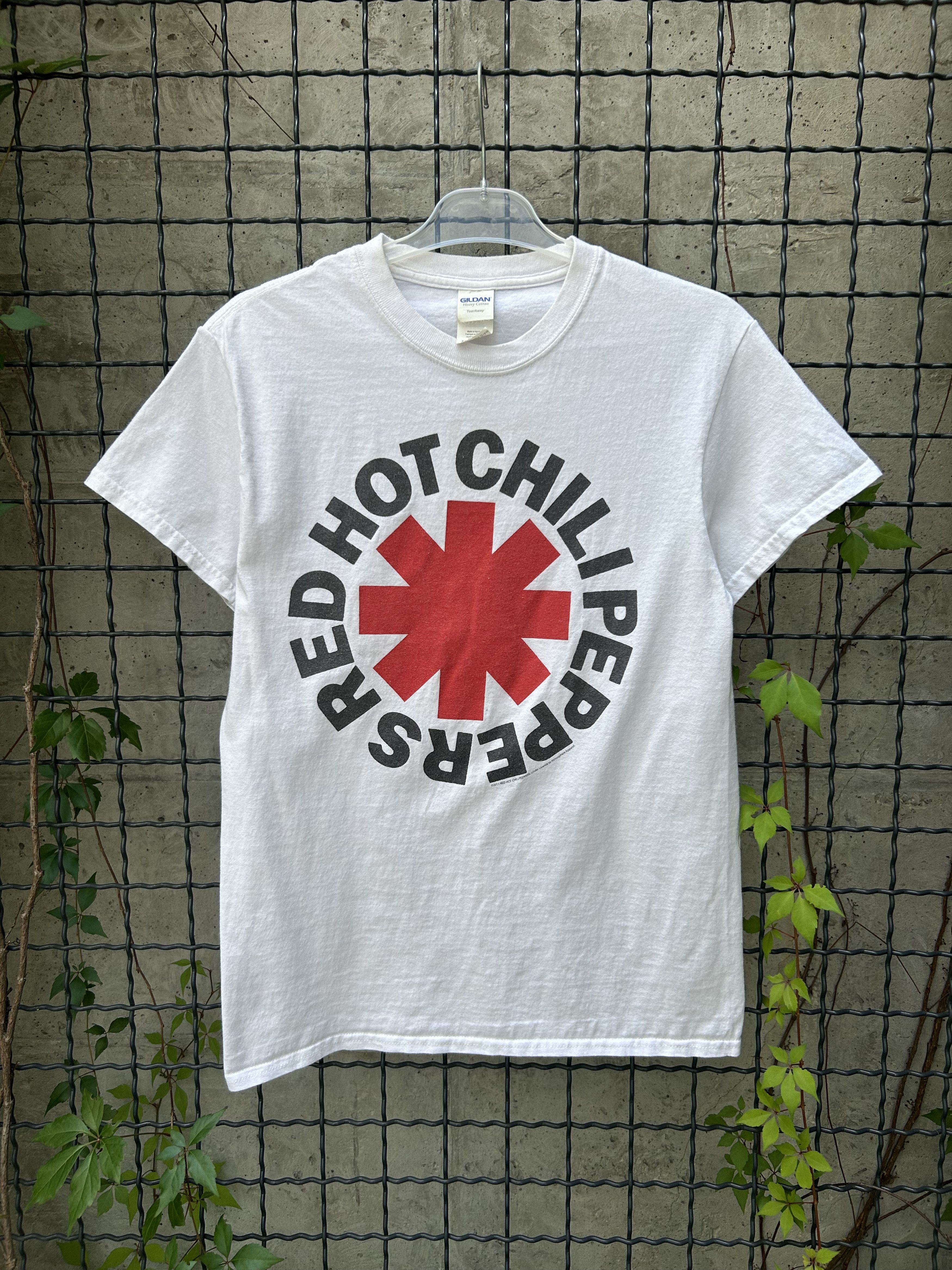 Band Tees Vintage 2011 Red Hot Chili Peppers Rock Band T-shirt Size US S / EU 44-46 / 1 - 1 Thumbnail