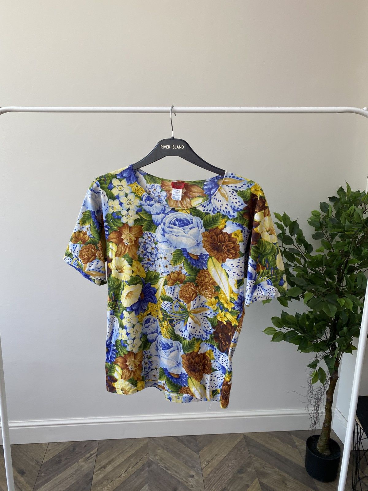 Kenzo × Vintage Vintage Kenzo Jungle Multicoloured Women’s T-Shirt Size XS / US 0-2 / IT 36-38 - 3 Thumbnail