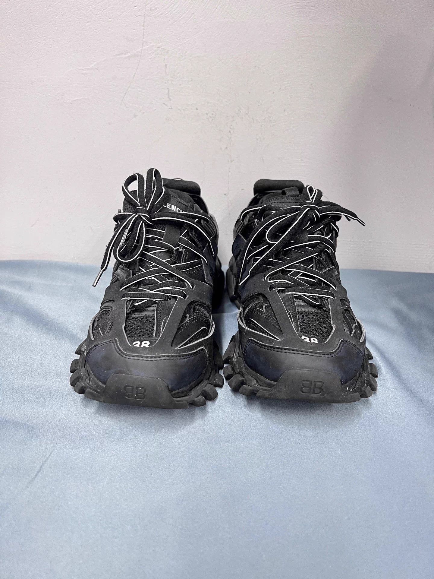Balenciaga Balenciaga Track Vintage Black Low Dad Shoe 38 Size US 7.5 / IT 37.5 - 2 Thumbnail