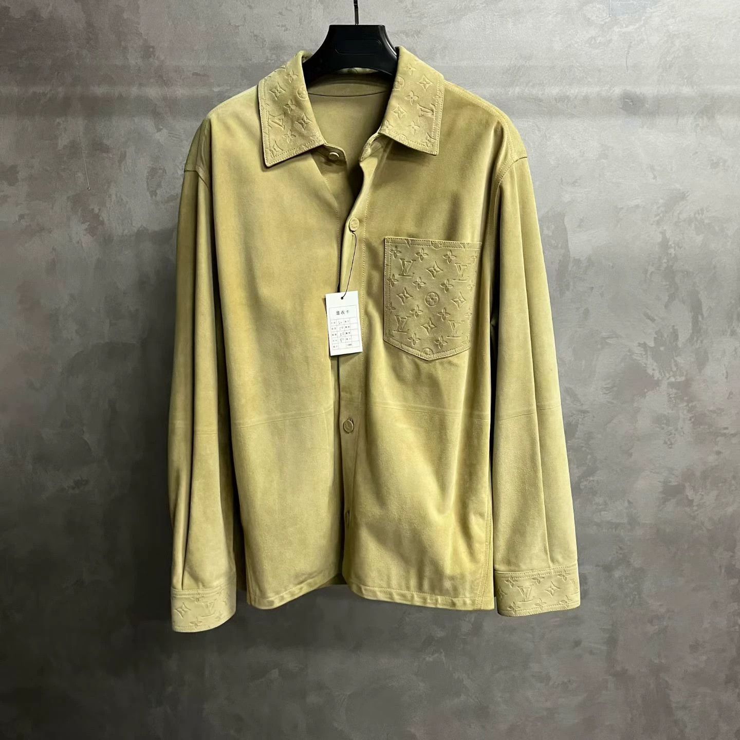 Louis Vuitton Louis Vuitton Retro Beige T-Shirt 50 Women Size XL / US 12-14 / IT 48-50 - 1 Thumbnail