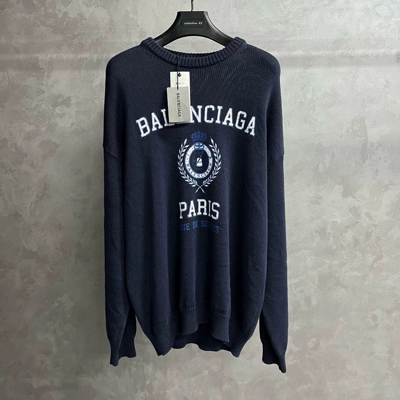 Balenciaga Balenciaga Blue College Emblem Embroidered Pattern Logo Sw Size US S / EU 44-46 / 1 - 1 Thumbnail