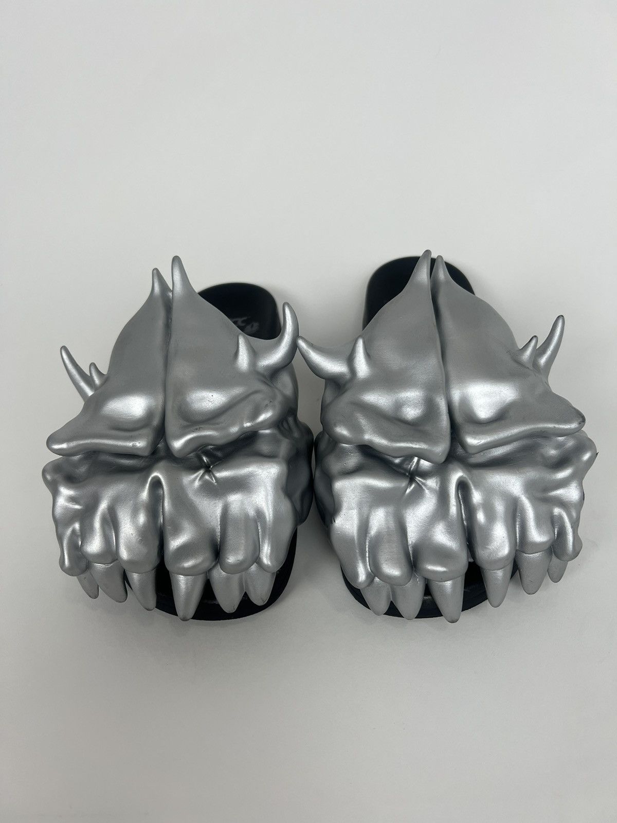 Custom itcc x shcr x flufflord x baojiaxiang 3d skull slippers