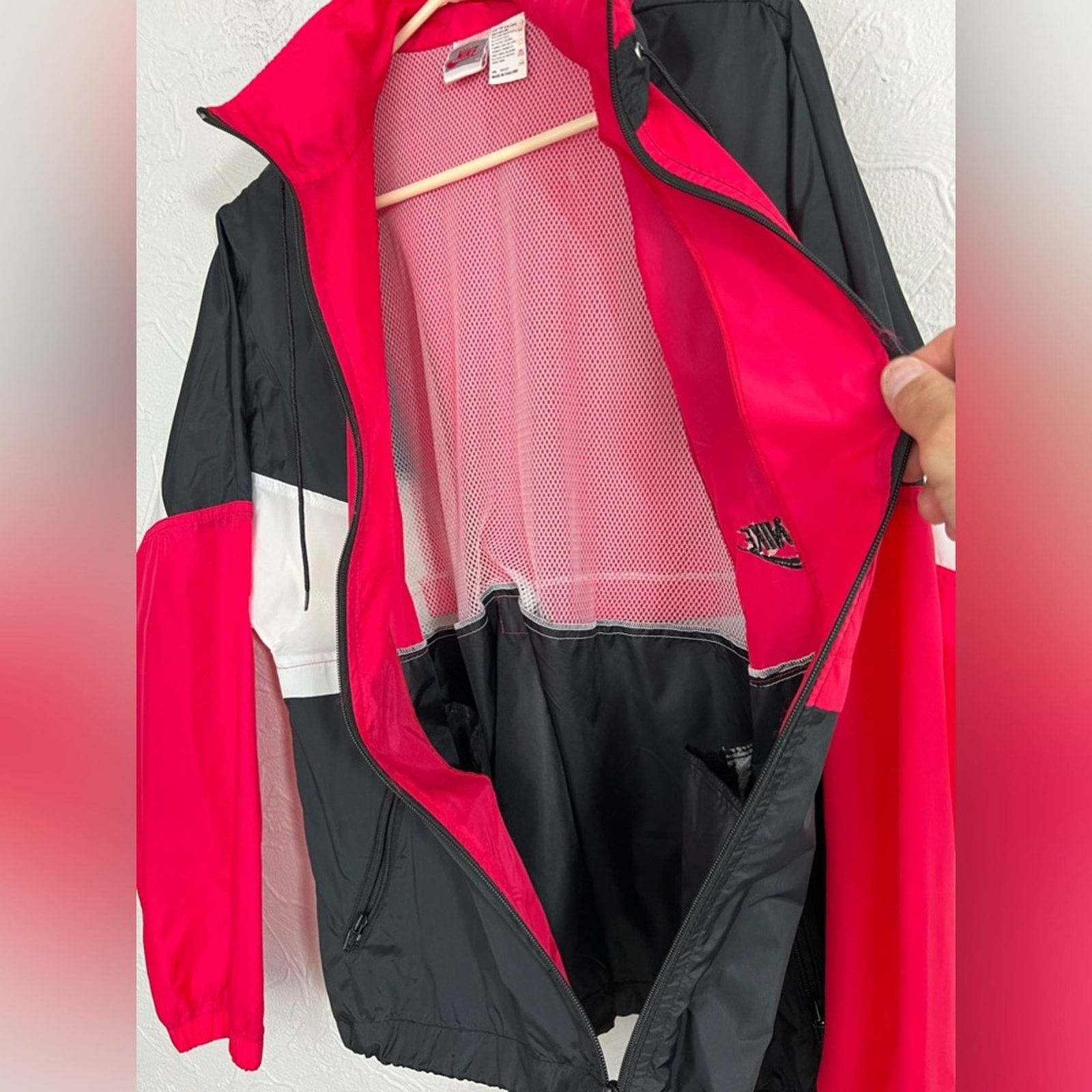 Nike Vintage Nike Women Windbreaker Jacket HOODED 90’s Rare CLEAN Size M / US 6-8 / IT 42-44 - 7 Thumbnail
